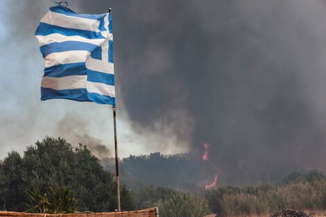 Incendios en Grecia: lucha palmo a palmo contra el fuego