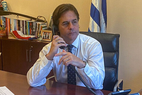 Uruguay |  Lacalle Pou le ofreció a Zelenski su “colaboración” para "terminar con la acción ilegítima" de Rusia en Ucrania