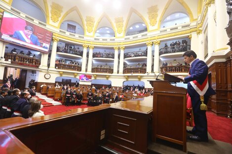 Castillo le habla al Congreso peruano al cumplir un año de mandato.