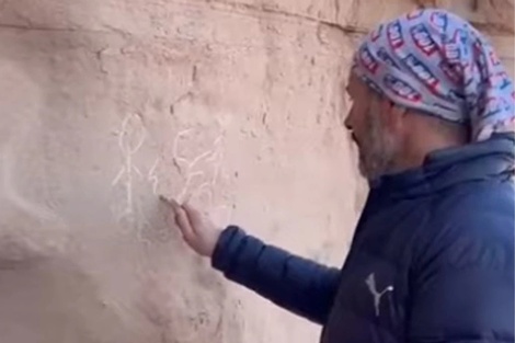 Un hombre hizo pintadas en Talampaya.