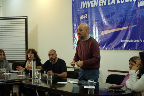 Alonso, titular de Amsafe, en la asamblea que definió los paros.