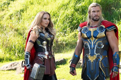 Thor, el superhéroe más hetero de Marvel protagoniza la película más queer del UCM