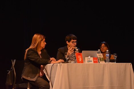 Lucía Cavallero pasó por la Feria del Libro.