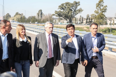 Alberto Fernández junto a Fernando Espinoza y Gabriel Katopodis supervisaron los avances de la autopista Presidente Perón