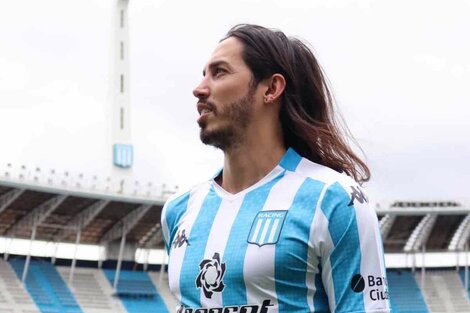 Schelotto con la camiseta de Racing