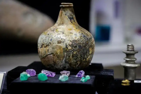 Tesoros del galeón Nuestra Señora de las Maravillas: piedras preciosas y pertenencias personales de la tripulación, que permiten reconstruir la vida cotidiana en el mar, en 1600. (Foto: Museo Marítimo de las Bahamas) 