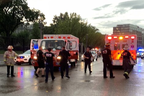 El rayo impactó en la plaza Lafayette, que se encuentra justo al norte de la Casa Blanca. Foto: DCFire/Twitter.