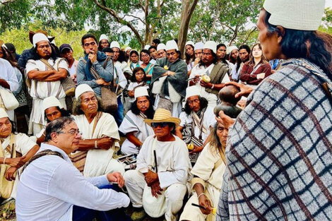 Gustavo Petro recibió la bendición de pueblos indígenas