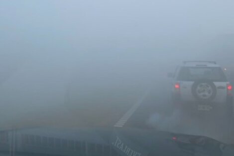 Se registraron varios incidentes viales a causa de la reducida visibilidad por el humo y la niebla en la acutopista Buenos Aires- Rosario. 