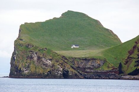 En Ellidaey se encuentra la casa más aislada del mundo.