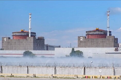 La central nuclear de Zaporiyia, a la que Rusia y ucrania se acusan mutuamente de atacar.