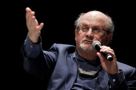 Salman Rushdie sobre su condena a muerte y el destino de "Los versos satánicos".