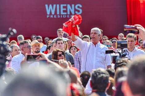 Amplía. Paraguay | Sector oficialista elige nuevo precandidato presidencial luego de la renuncia del vicepresidente, Hugo Velázquez, acusado de ser corrupto  