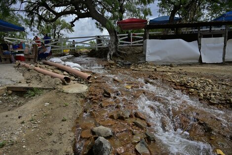 Una abrupta crecida de agua pone en riesgo el rescate de los mineros atrapados en México