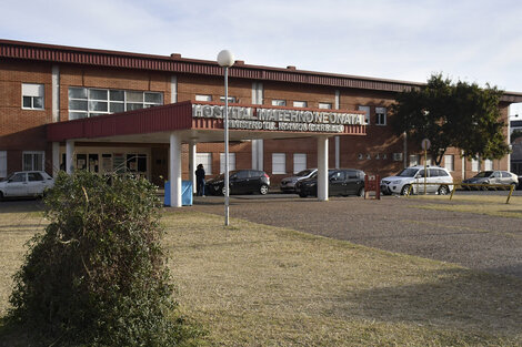 Córdoba: familiares de los bebés fallecidos pidieron justicia frente al Hospital Materno Neonatal