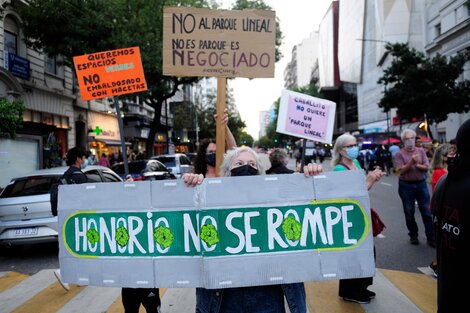 Protesta en Caballito por el nuevo impulso a la obra del "Parque Lineal"