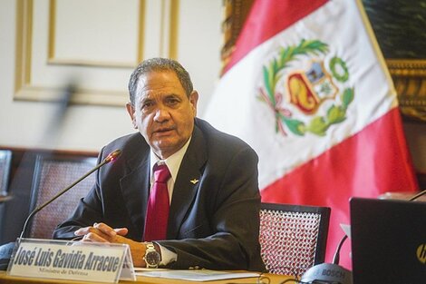 Perú | Ministro de Defensa presentó su “renuncia irrevocable” este miércoles por “motivos estrictamente personales”