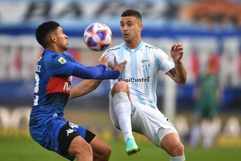 Atlético Tucumán empató con Tigre y sigue en la punta