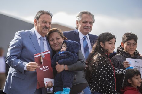 Alberto Fernández y el gobernador Ricardo Quintela inauguraron viviendas en Chilecito