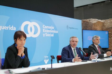 Alberto Fernández junto a Marcó del Pont (Asuntos Estratégicos) y Filmus (ministro de Ciencia y Tecnología) (Fuente: Télam)