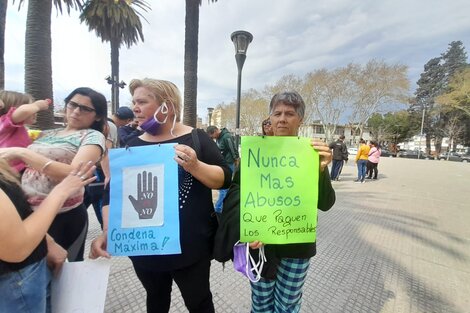 Trabajadoras de la Dirección de Control de Proximidad se movilizaron al Centro de Justicia Penal.