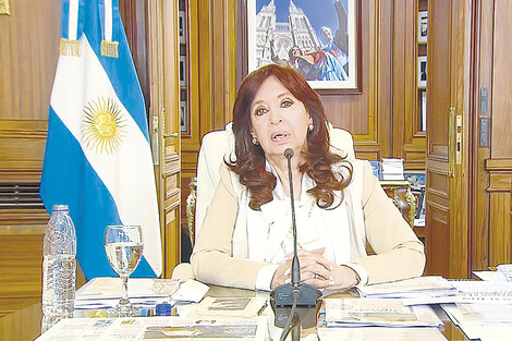 “Persiguen a los peronistas y encubren a los macristas”, dijo CFK.