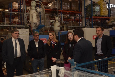 Batakis recorrió empresas.