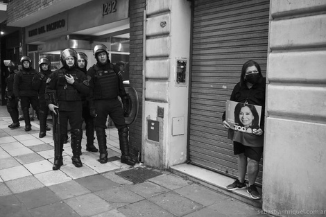 Habló la protagonista de la foto que conmovió a Cristina Kirchner: "Fui como ciudadana a defenderla"