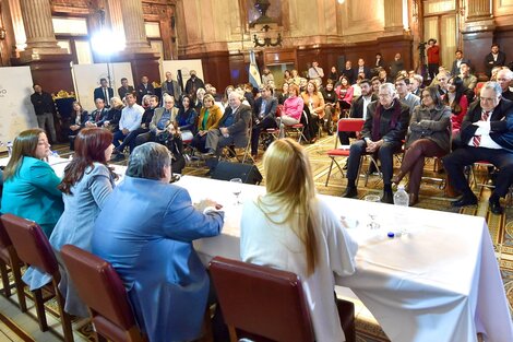 Cristina Kirchner expone frente a los diputados y senadores del Frente de Todos.