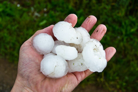 Tragedia durante una tormenta de granizo: una niña murió por el golpe de un hielo en la cabeza