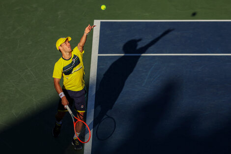 Schwartzman a punto de sacar en Nueva York (Fuente: AFP)