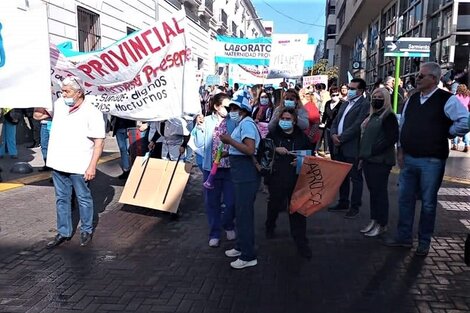 Masiva protesta de trabajadores de la Salud