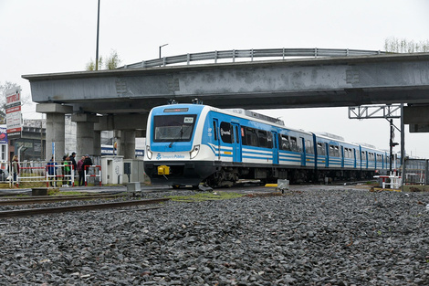 Los trenes, colectivos y subtes funcionan con esquema de feriados, de menor frecuencia. Imagen: Trenes Argentinos.