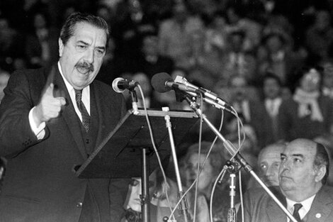 El expresidente Raúl Alfonsín fue víctima de dos atentados fallidos contra su vida, uno en 1986 y otro en 1991. Imagen: Télam. 