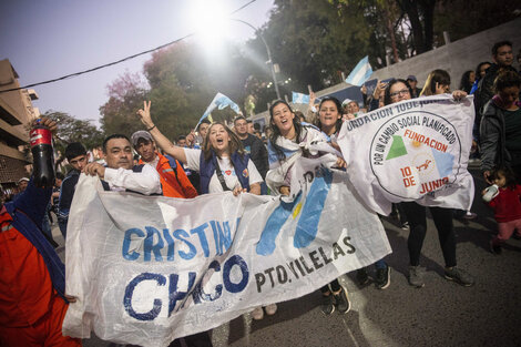 Una multitud se manifestó en Resistencia, capital del Chaco. (Fuente: Télam)