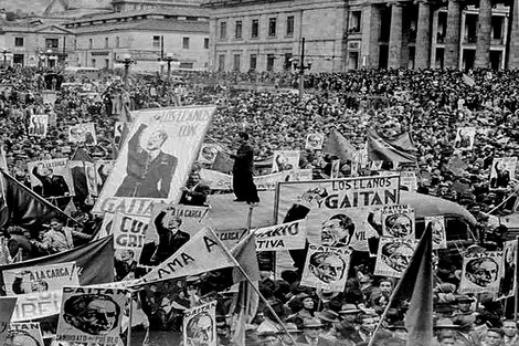 Marcha de adherentes de Jorge Eliécer Gaitán en Colombia. 