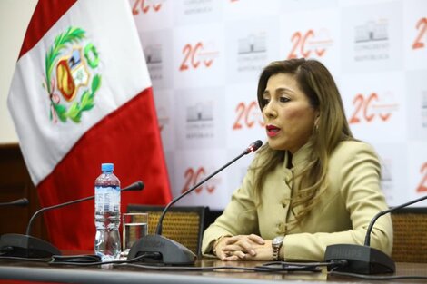 Perú | Presidenta del Congreso afirma que en uno o dos meses caerá Pedro Castillo