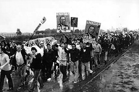 El 17 de noviembre de 1972 se transformó en el Día de la Militancia.