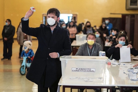 Gabriel Boric luego de votar este domingo / Sebastián Rodríguez, Presidencia Chile 