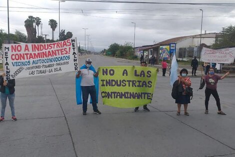 Cerrillos: vecinos piden que la metalúrgica se traslade de lugar