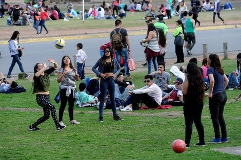 Los alumnos suelen salir a festejar el Día del Estudiante, que coincide con el inicio de la primavera. 