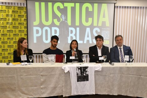 Soledad Laciar, madré de Valentino, en un panel en reclamo de justicia.