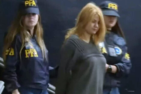 Brenda Uliarte, al ser detenida en el marco de la investigación por el atentado contra Cristina. Imagen: Captura TV.