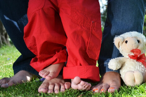 Reconocen triple filiación de niña de 3 años