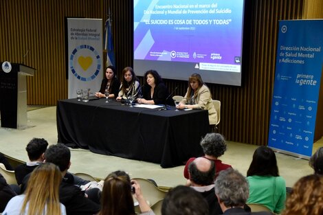 Vizzotti, en la jornada de reflexión por el Día Mundial y Nacional de Prevención del Suicidio, donde firmó la resolución de la creación del programa (Foto: Ministerio de Salud).