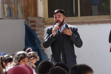 Una docente publicó que debe dar almuerzo 20 días con $11 mil y el Intendente la violentó