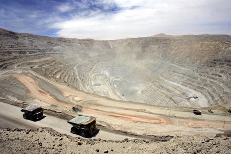 Chile: trabajadores de la mayor mina de cobre del mundo inician un plan de huelga 