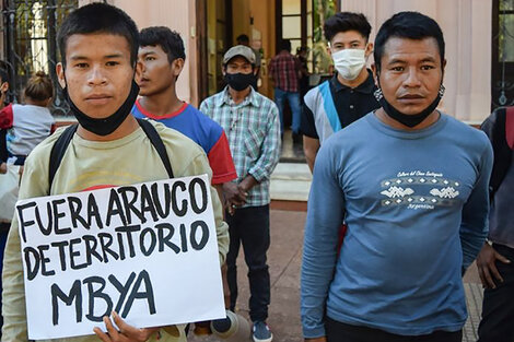 Reclamo mbya contra una forestal