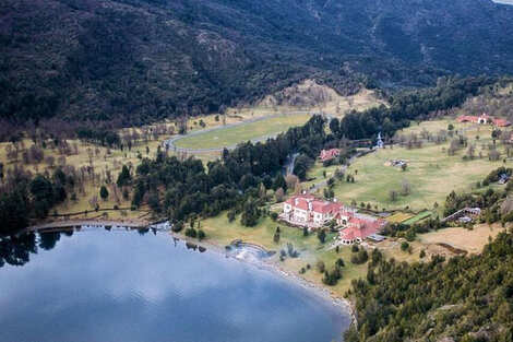 Por qué le ordenaron a Joe Lewis abrir el camino a Lago Escondido