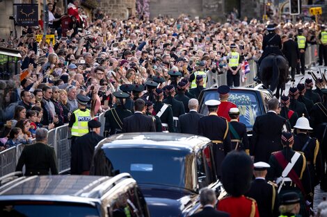 Inglaterra: los británicos comenzaron a despedirse de Isabel II en Edimburgo